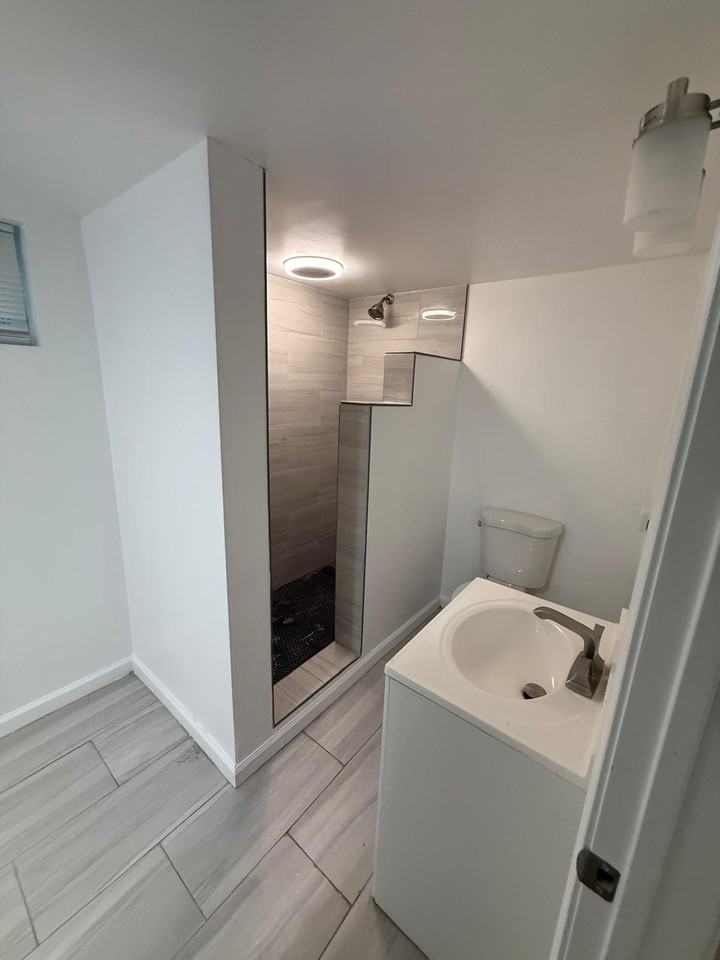 904 Ridge Dr - Photo 3 of 13