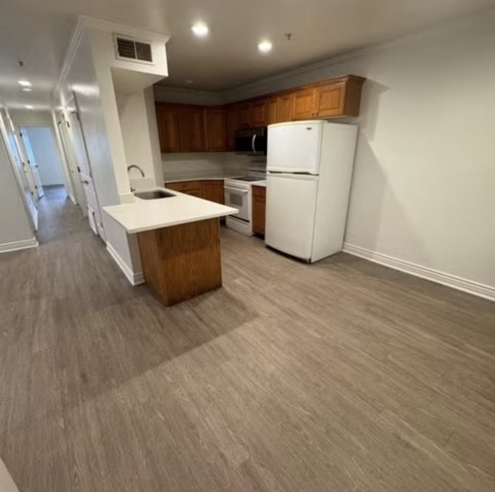 861 Columbia Ln - Photo 6 of 12