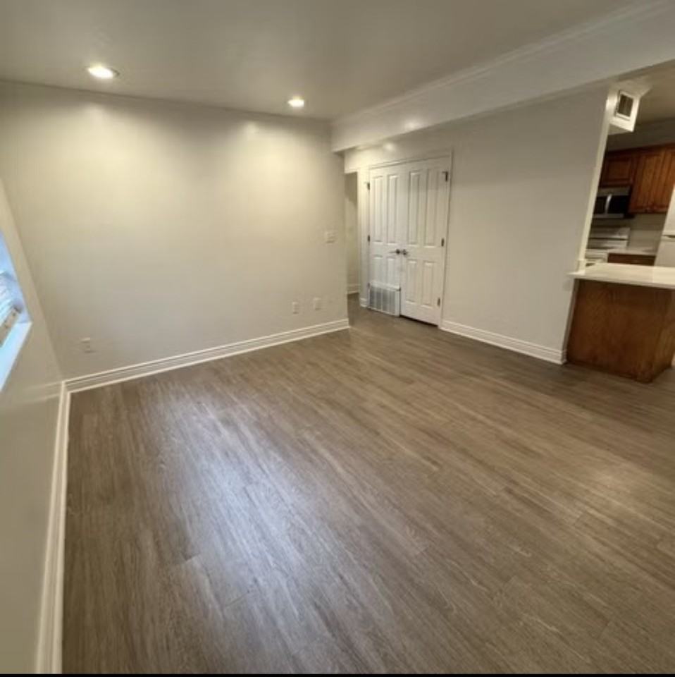 861 Columbia Ln - Photo 7 of 12