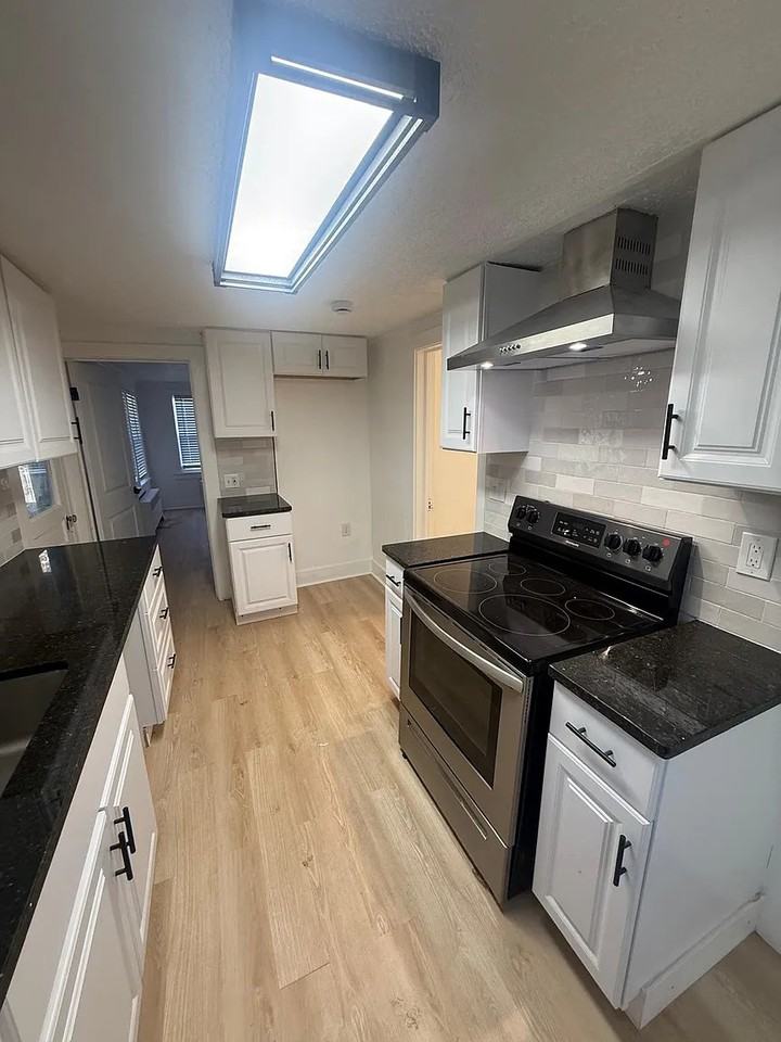 6608 W 54th St - Photo 2 of 13