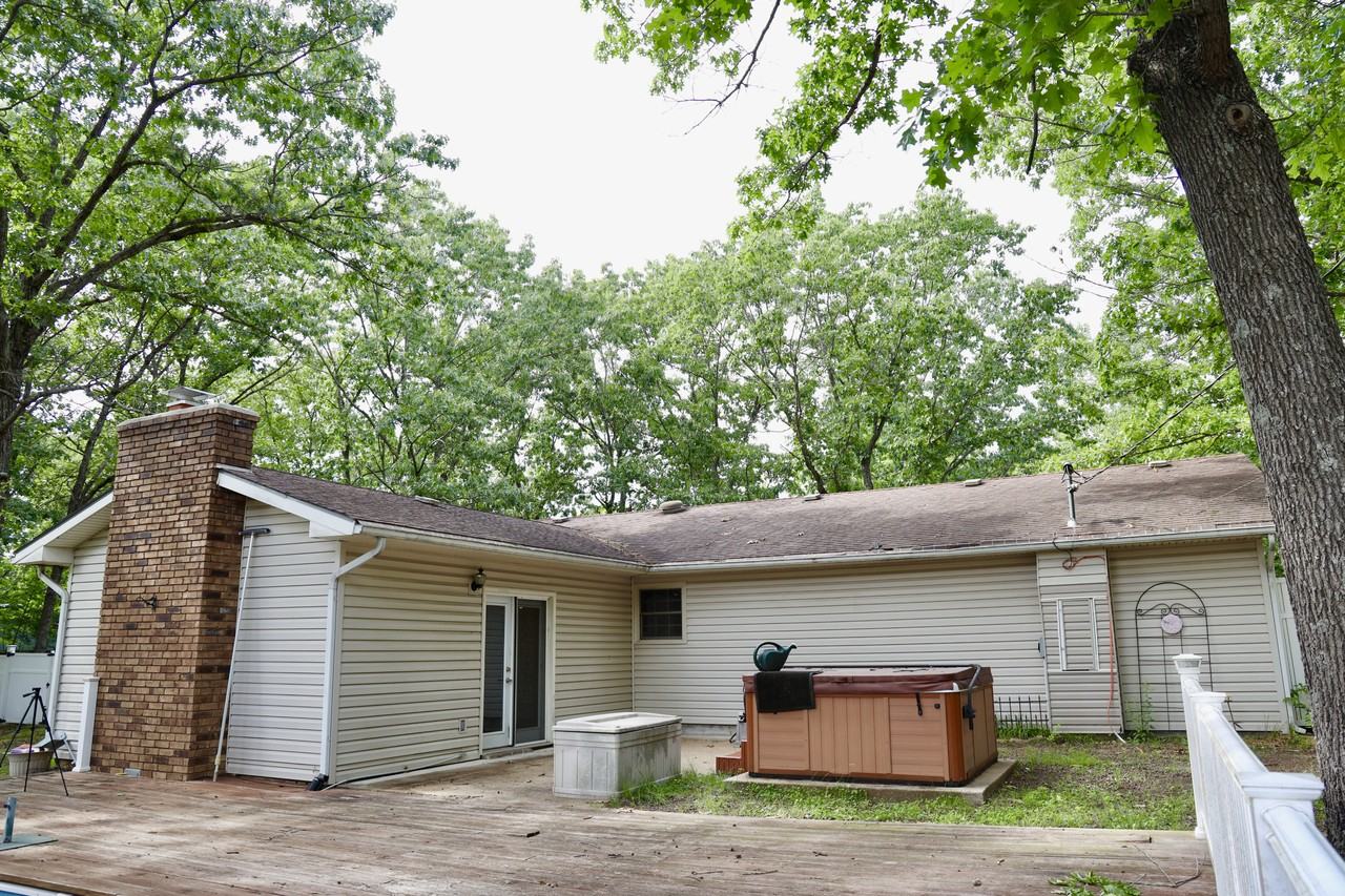 16280 Hardwood Ln - Photo 3 of 20