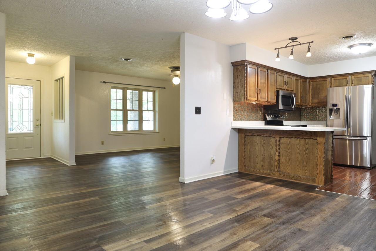 16280 Hardwood Ln - Photo 6 of 20