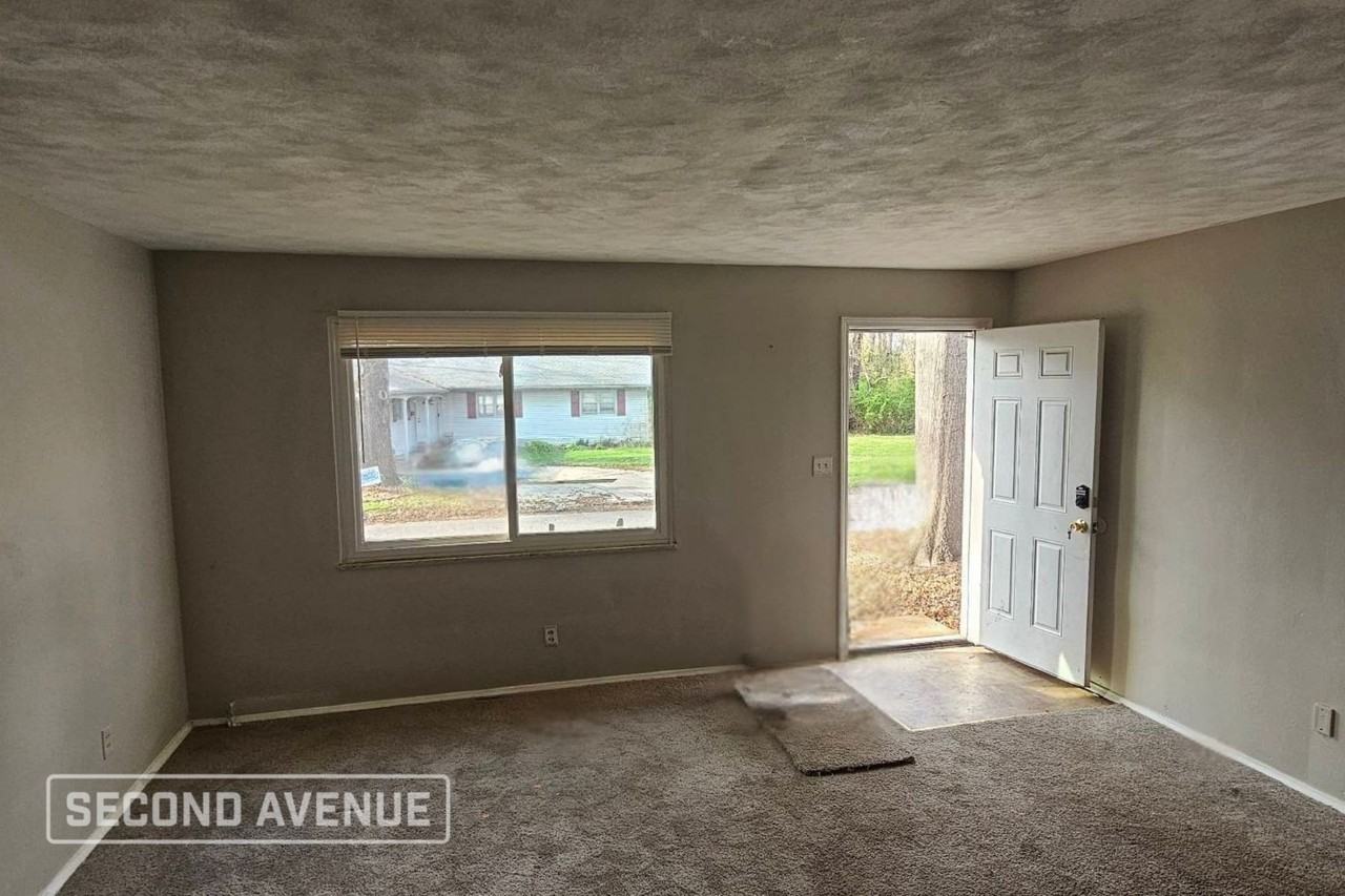 1 Rosehaven Dr - Photo 2 of 18
