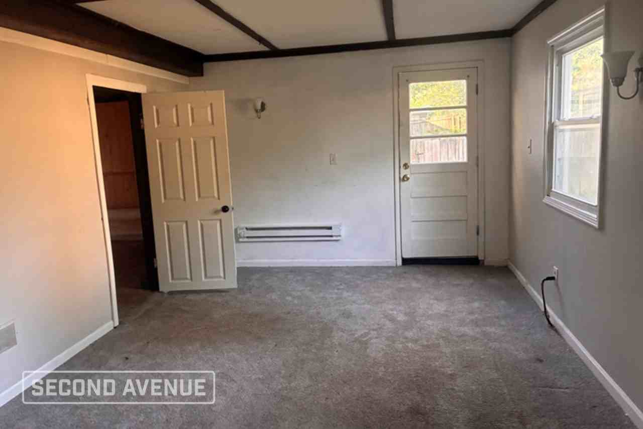 1 Rosehaven Dr - Photo 6 of 18