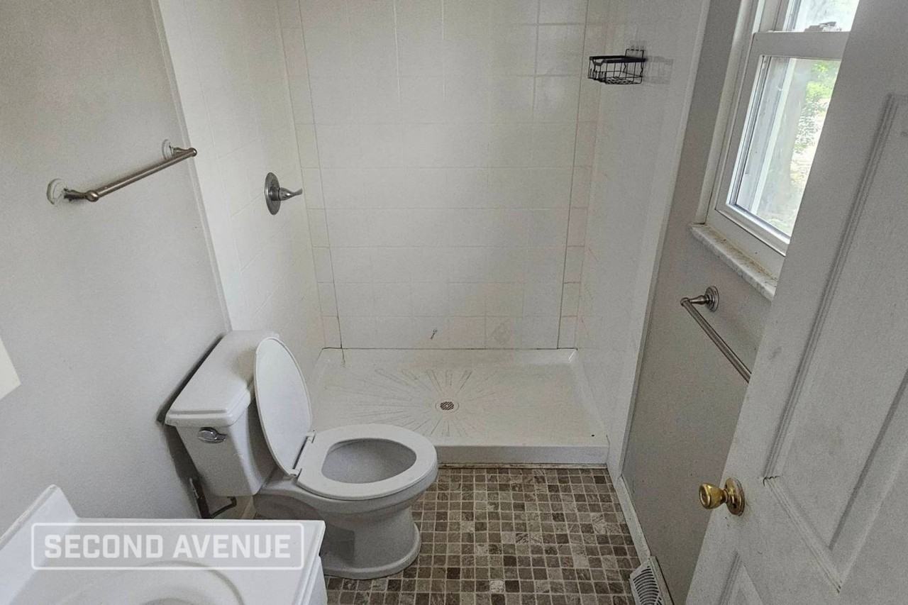 1 Rosehaven Dr - Photo 7 of 18