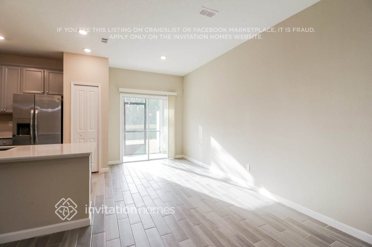 13290 Shore Grass Dr - Photo 5 of 23