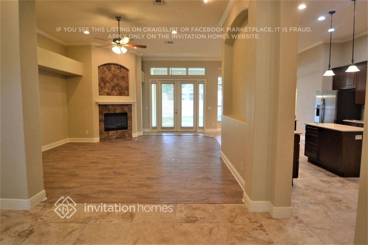 1390 Stellar Dr - Photo 3 of 14