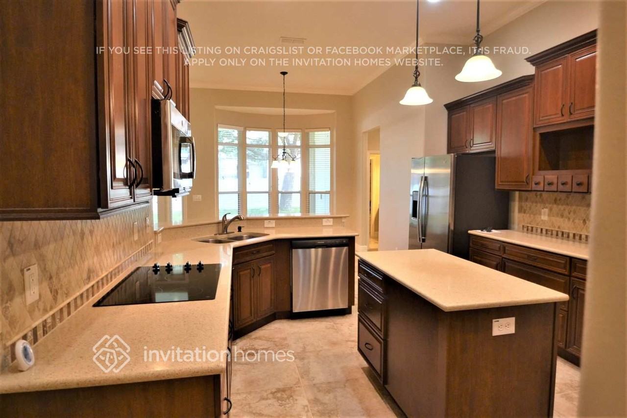 1390 Stellar Dr - Photo 6 of 14