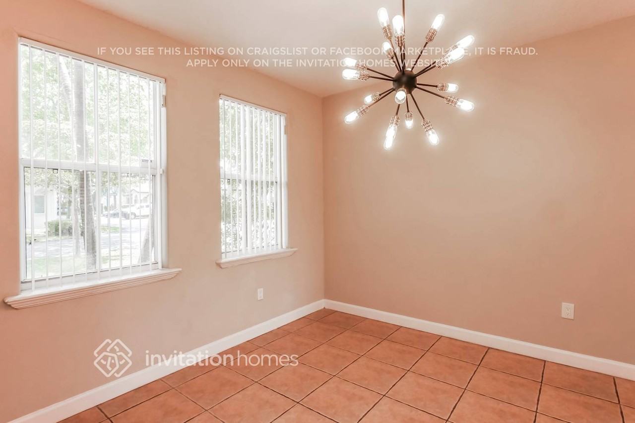 11043 Nw 48th Ln - Photo 7 of 18