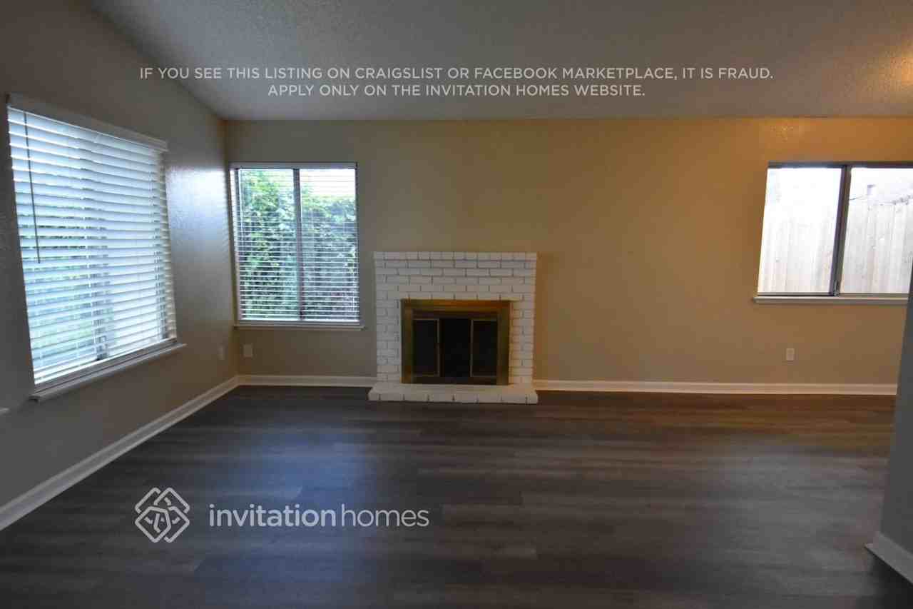 9905 Country Oak Ct - Photo 4 of 19