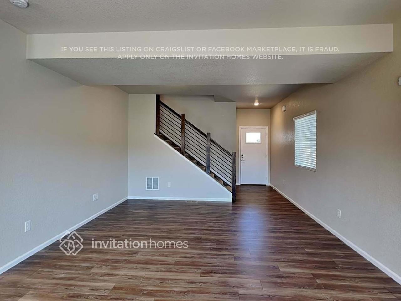 11431 Sanderling St - Photo 3 of 16