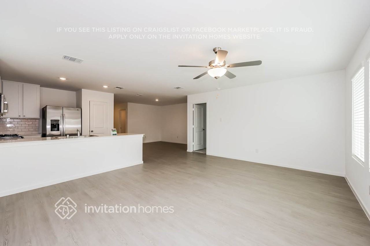 2734 Bronte Blvd - Photo 5 of 25