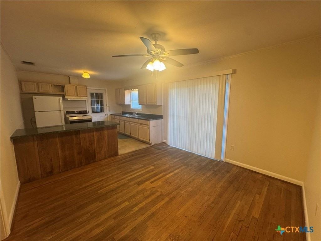 809 Leissner St - Photo 2 of 7