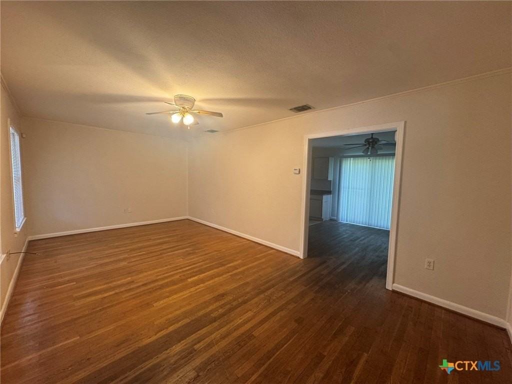 809 Leissner St - Photo 3 of 7