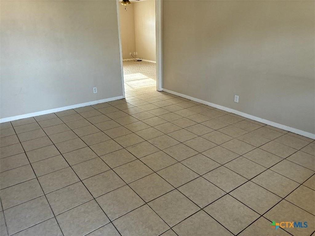 3906 Mariam Rd - Photo 4 of 8
