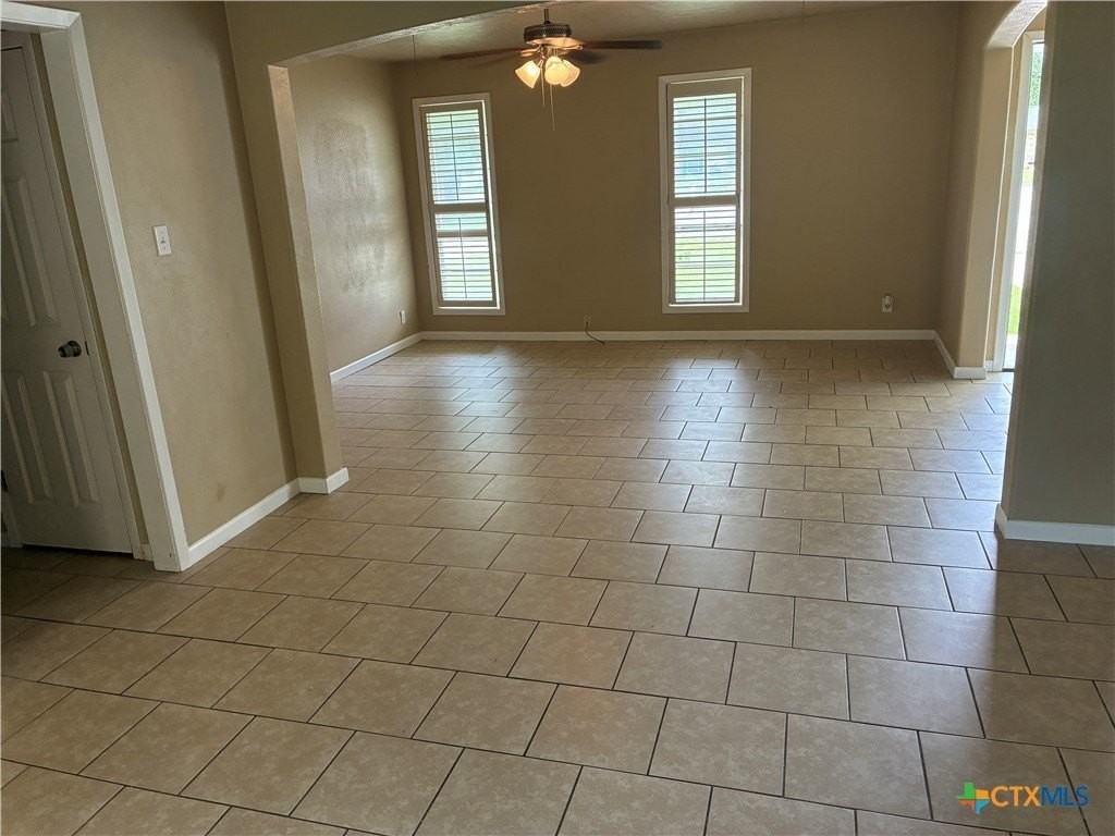 3906 Mariam Rd - Photo 5 of 8