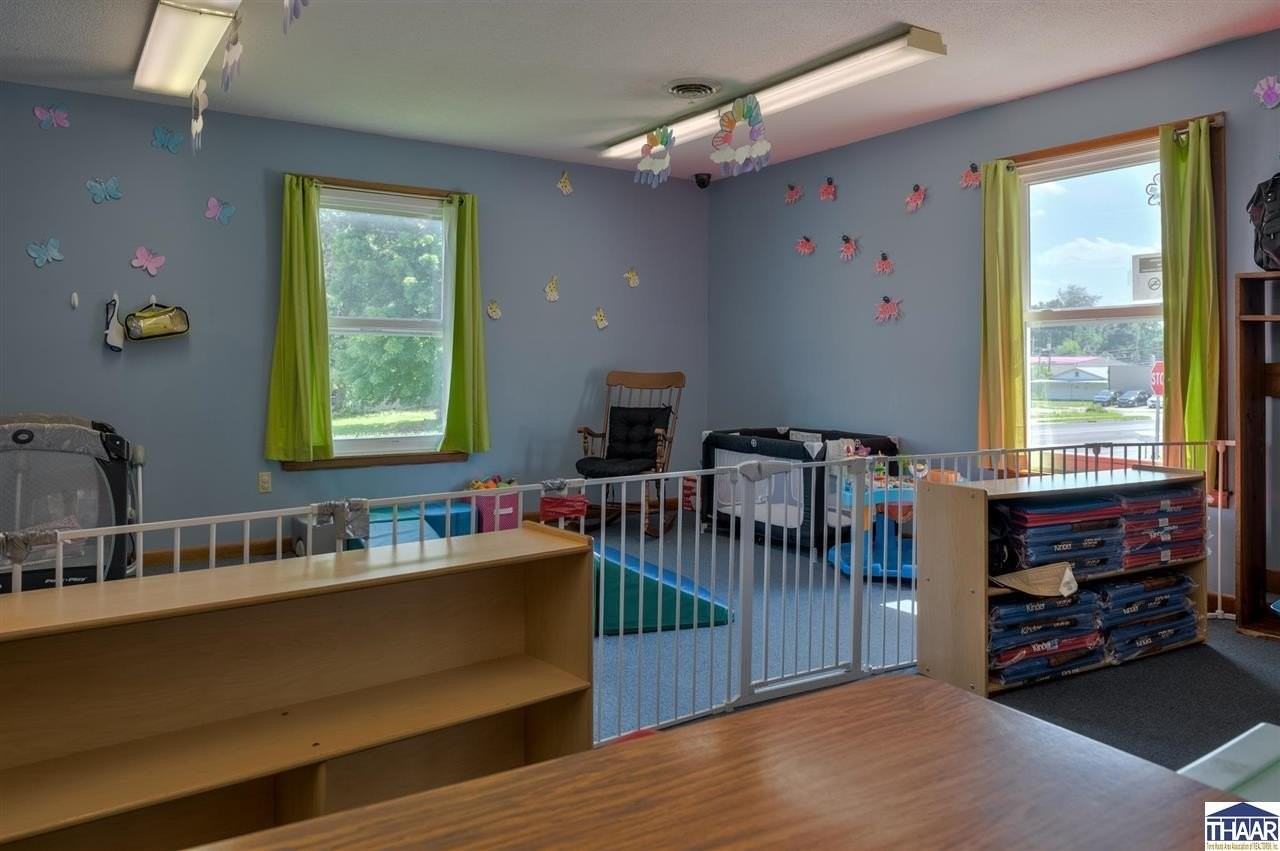 623 W National Ave - Photo 5 of 23