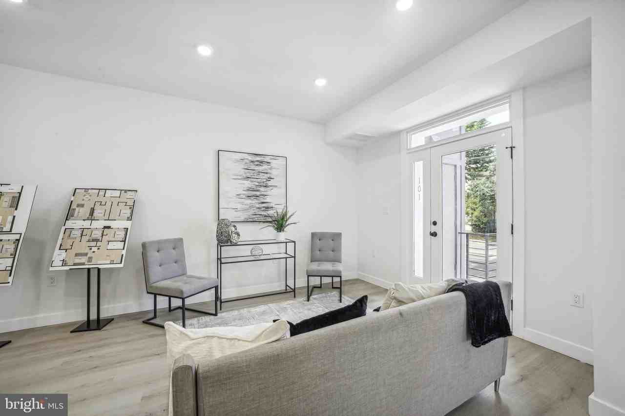 2495 Alabama Ave Se #302 - Photo 4 of 15