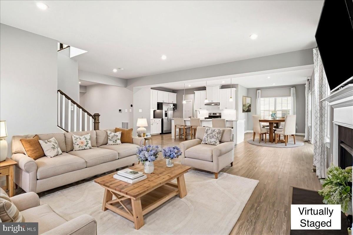 712 Wallasey Dr - Photo 2 of 50