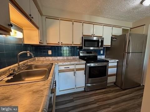 8036 Abbey Ct Apt J #J - Photo 3 of 11