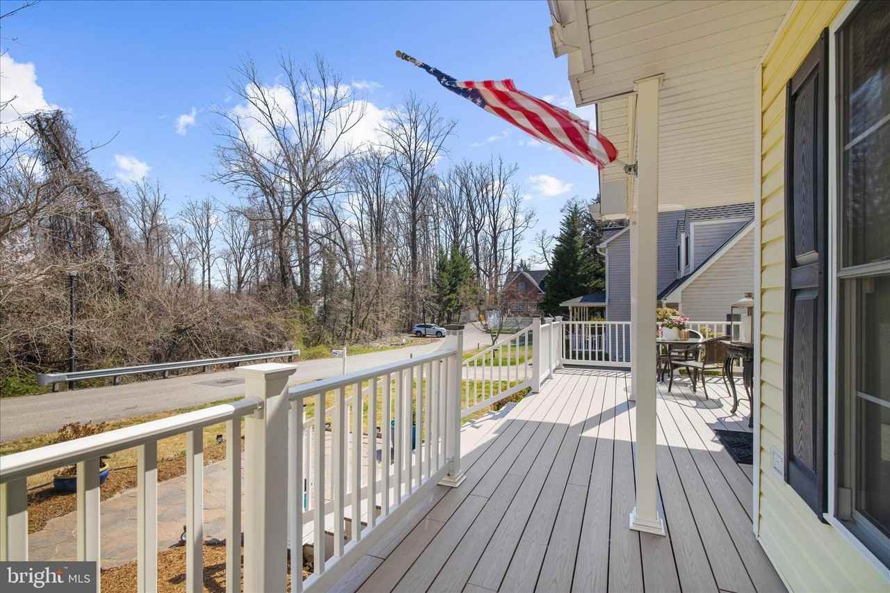 92 Clifford Blvd - Photo 4 of 50