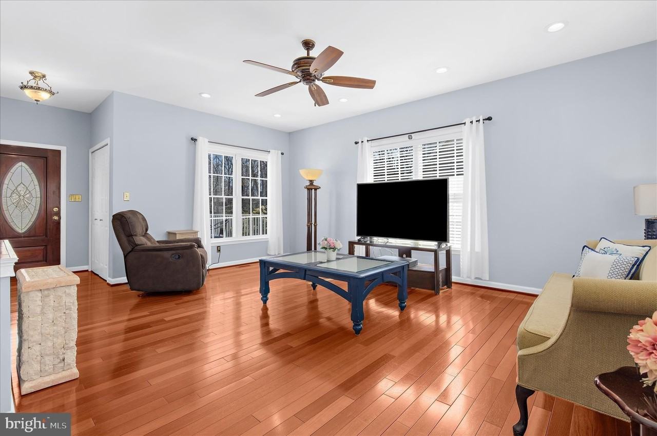 92 Clifford Blvd - Photo 5 of 50