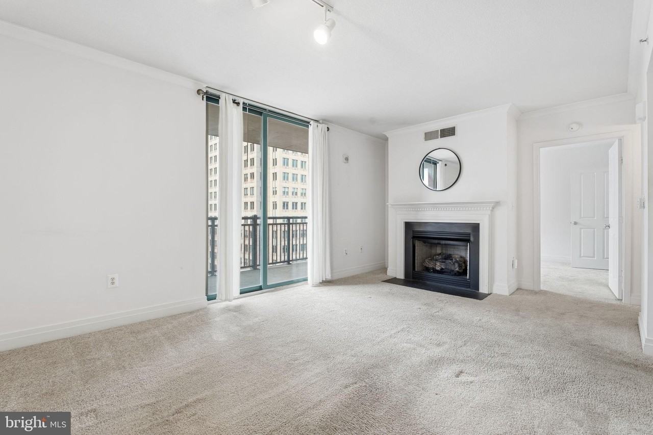 414 Water St #1304 - Photo 4 of 24