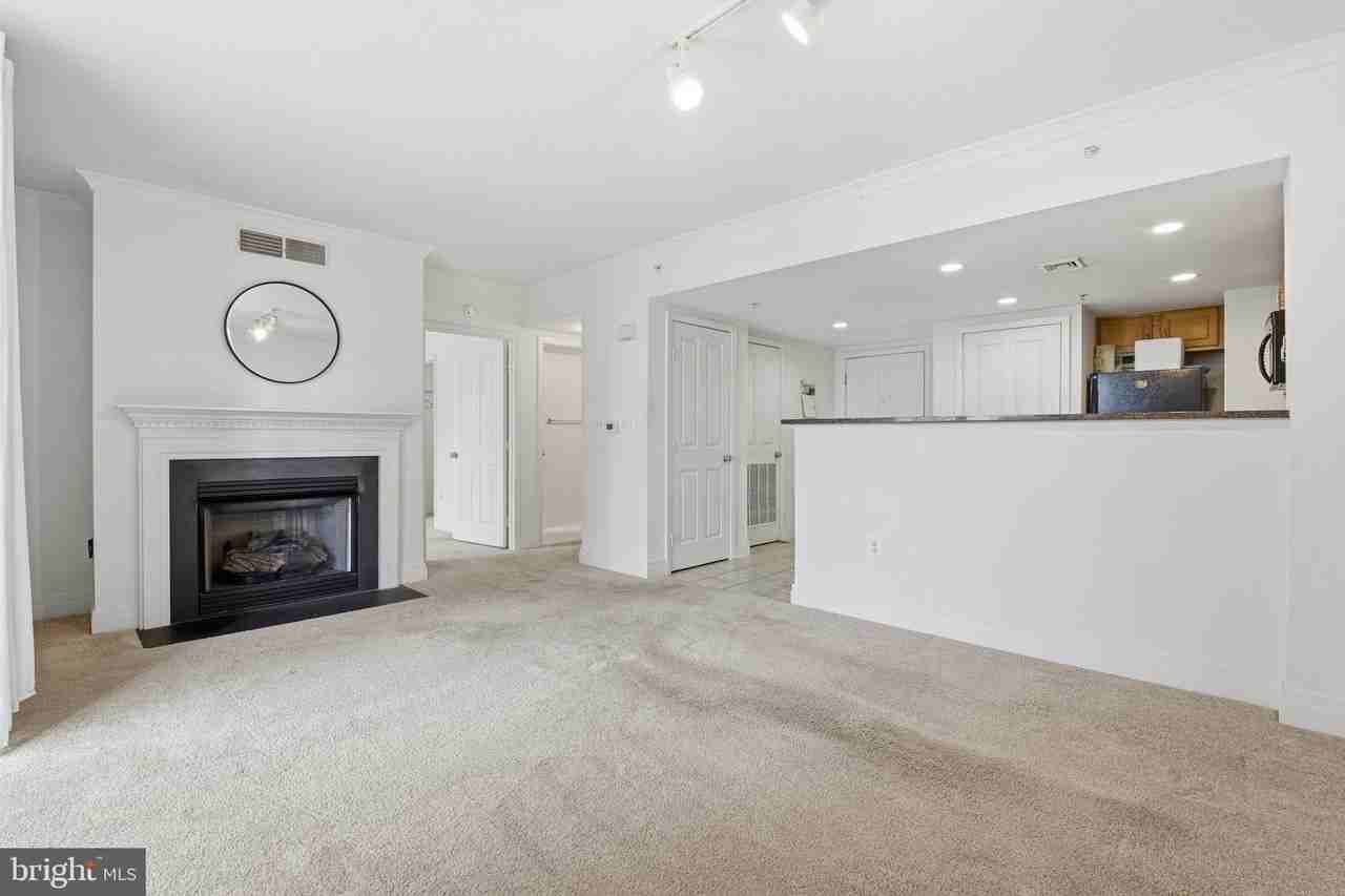 414 Water St #1304 - Photo 5 of 24