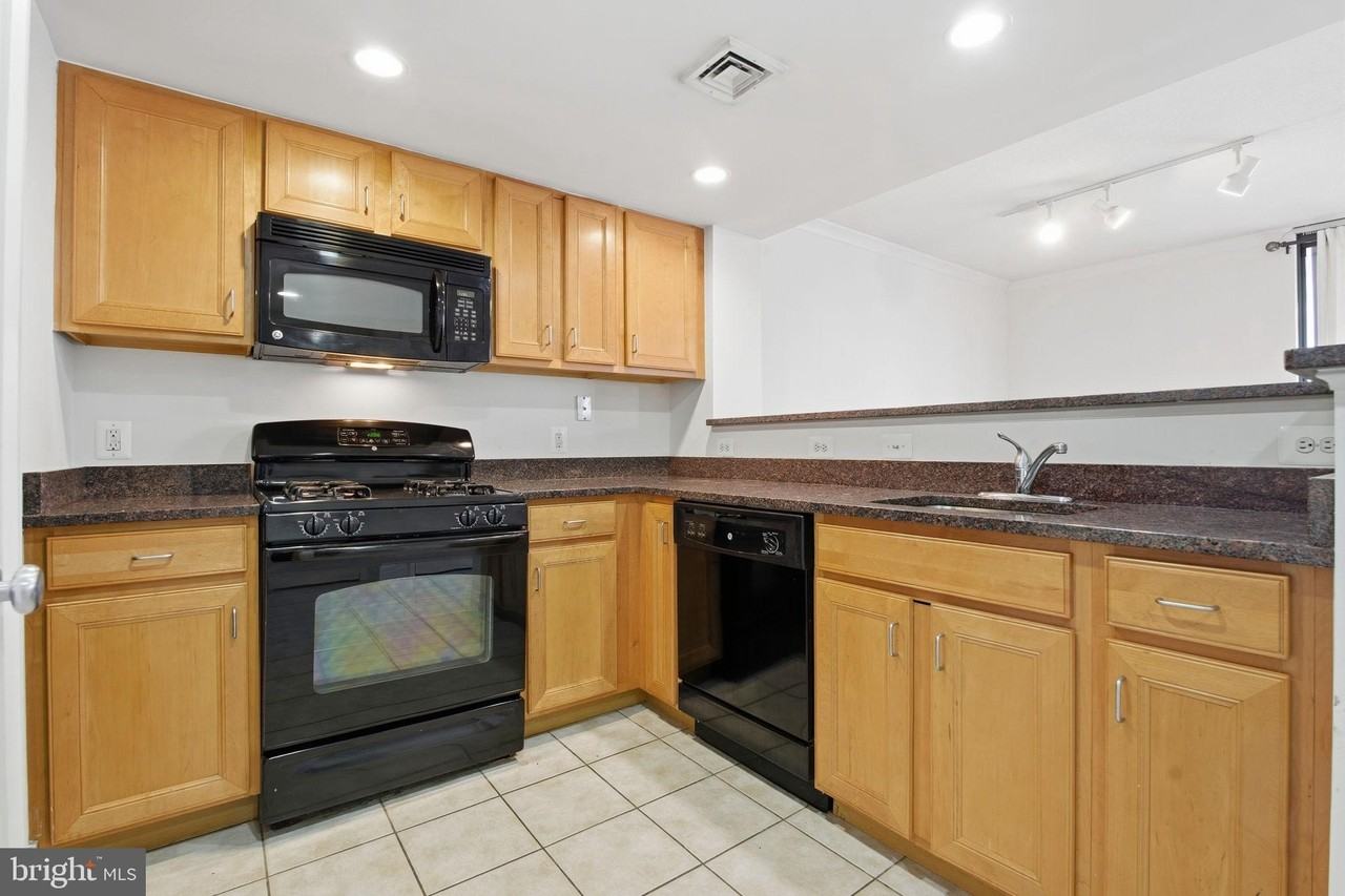 414 Water St #1304 - Photo 7 of 24