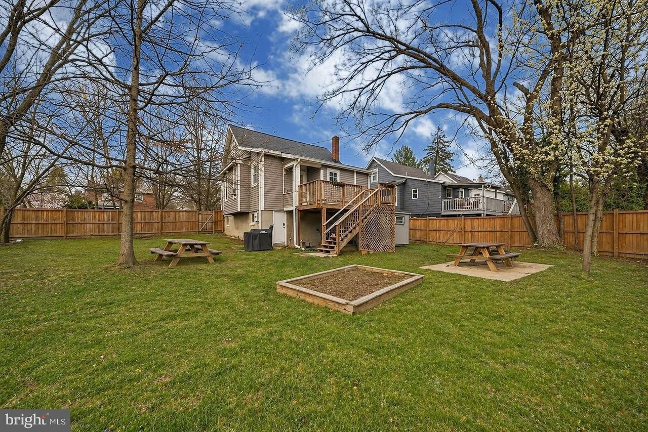 303 E Melrose Ave - Photo 2 of 14