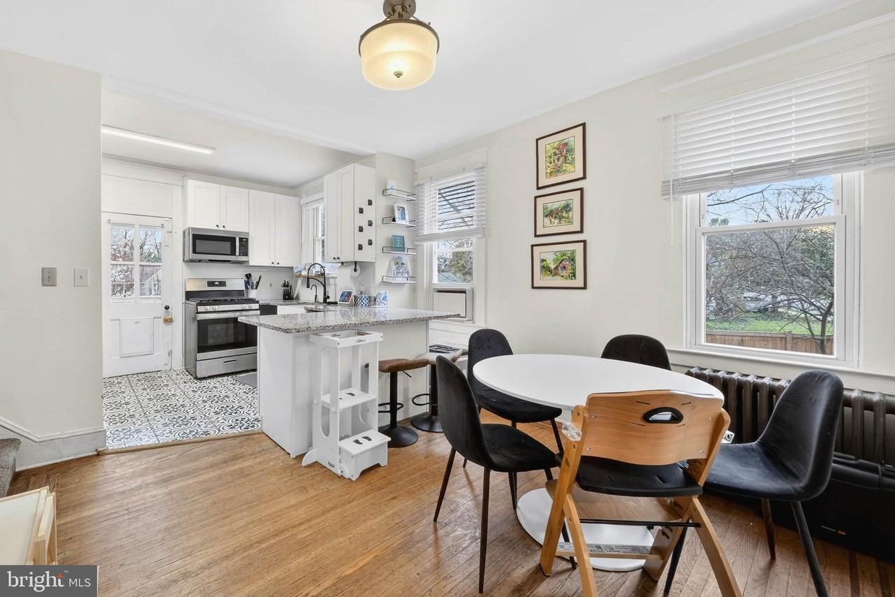 303 E Melrose Ave - Photo 6 of 14