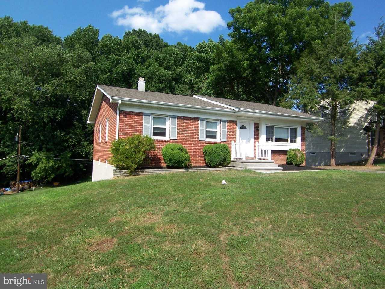 1609 Honeysuckle Dr