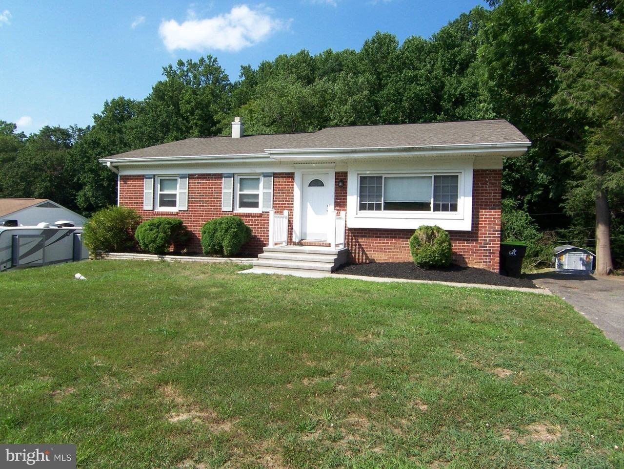 1609 Honeysuckle Dr - Photo 3 of 34