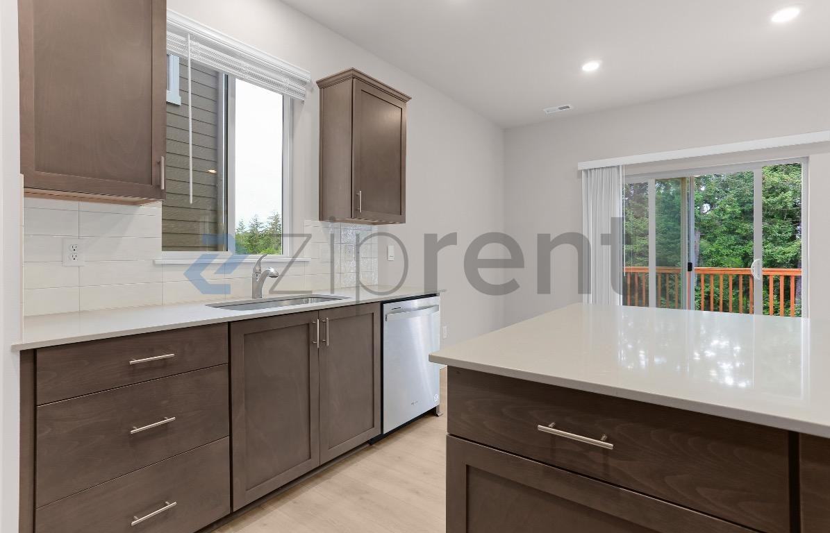 1169 Sw Pendleton Way - Photo 7 of 28