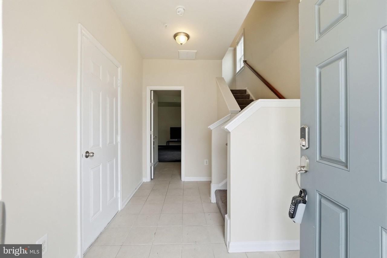 4827 Forest Pines Dr - Photo 3 of 33