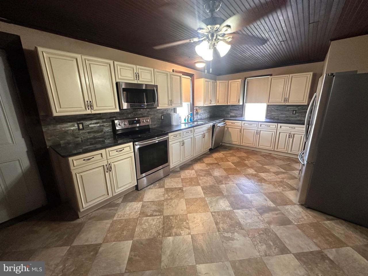 92 Deysher Rd - Photo 4 of 12