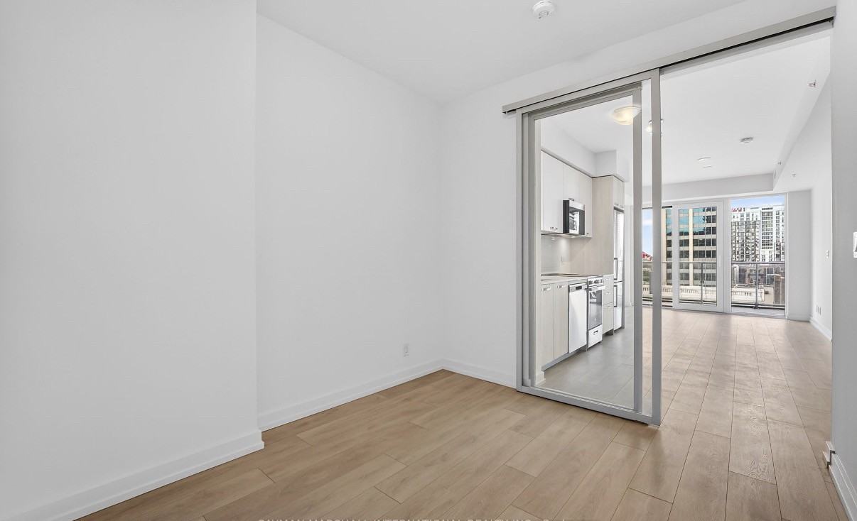 75 James St S - Photo 4 of 11