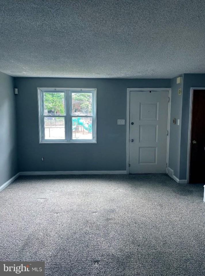 96 E Berkley Ave - Photo 5 of 13