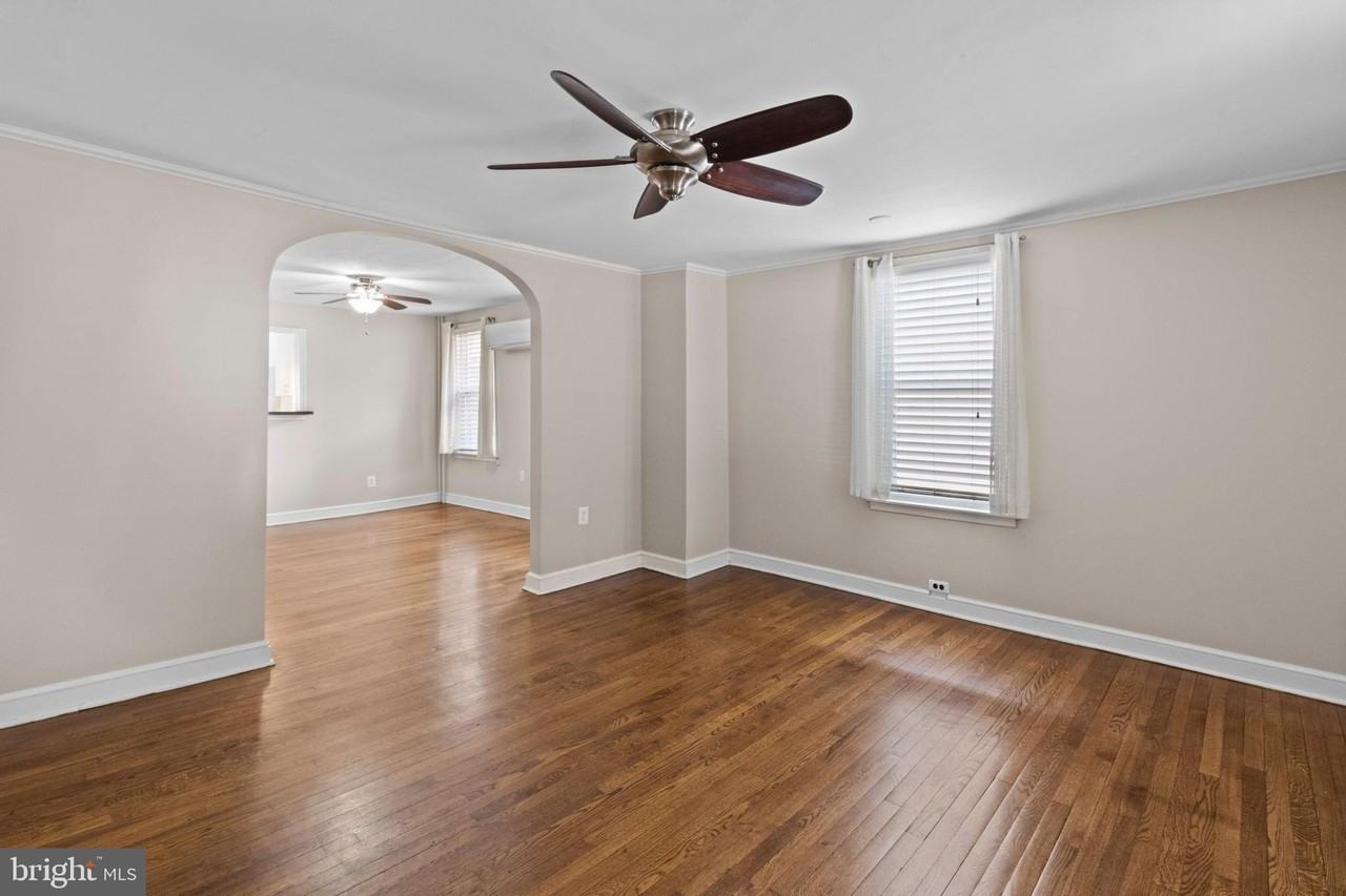 437 Ford St - Photo 4 of 24