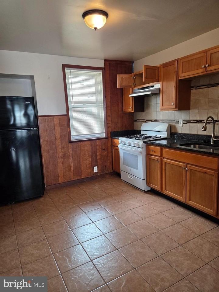 4013 Creston St - Photo 5 of 12
