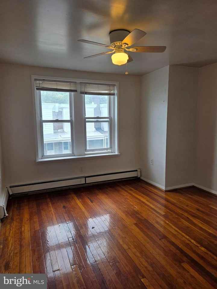 4013 Creston St - Photo 7 of 12