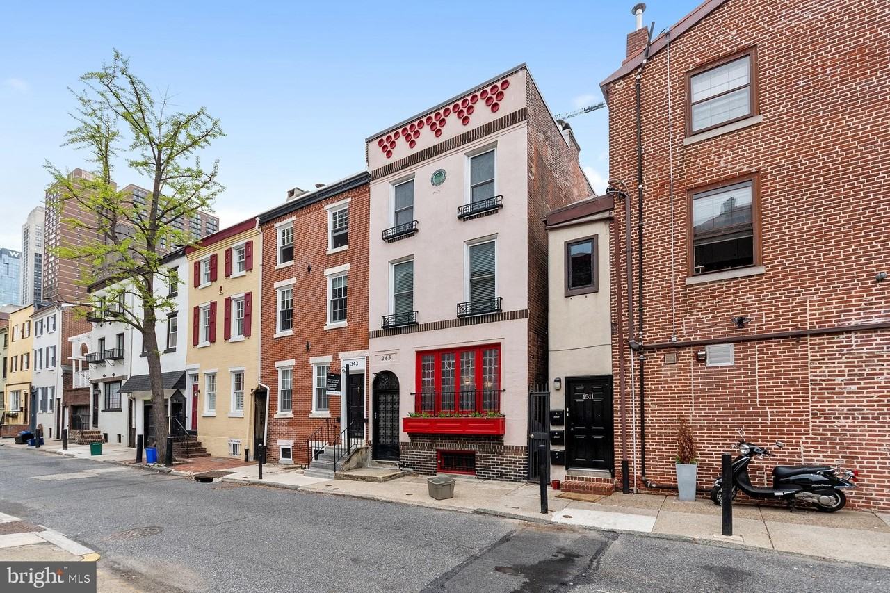 345 S Hicks St - Photo 2 of 6