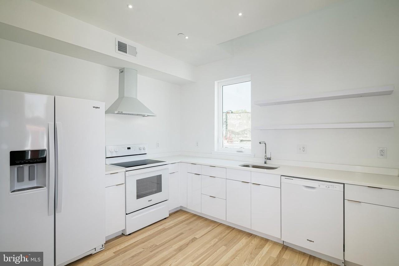 1842 E Harold St #4