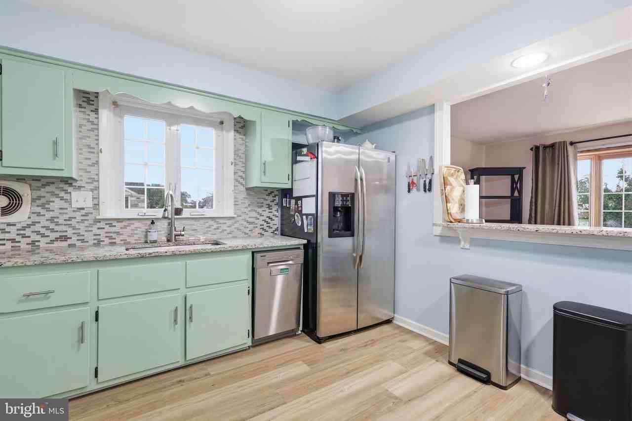 3839 Janice St - Photo 6 of 25