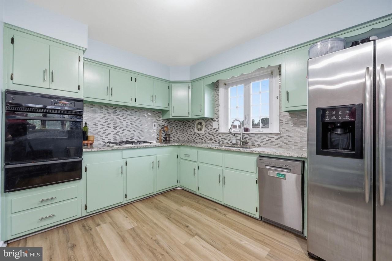 3839 Janice St - Photo 7 of 25