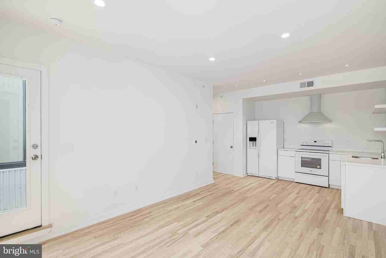 1842 E Harold St #6 - Photo 2 of 14