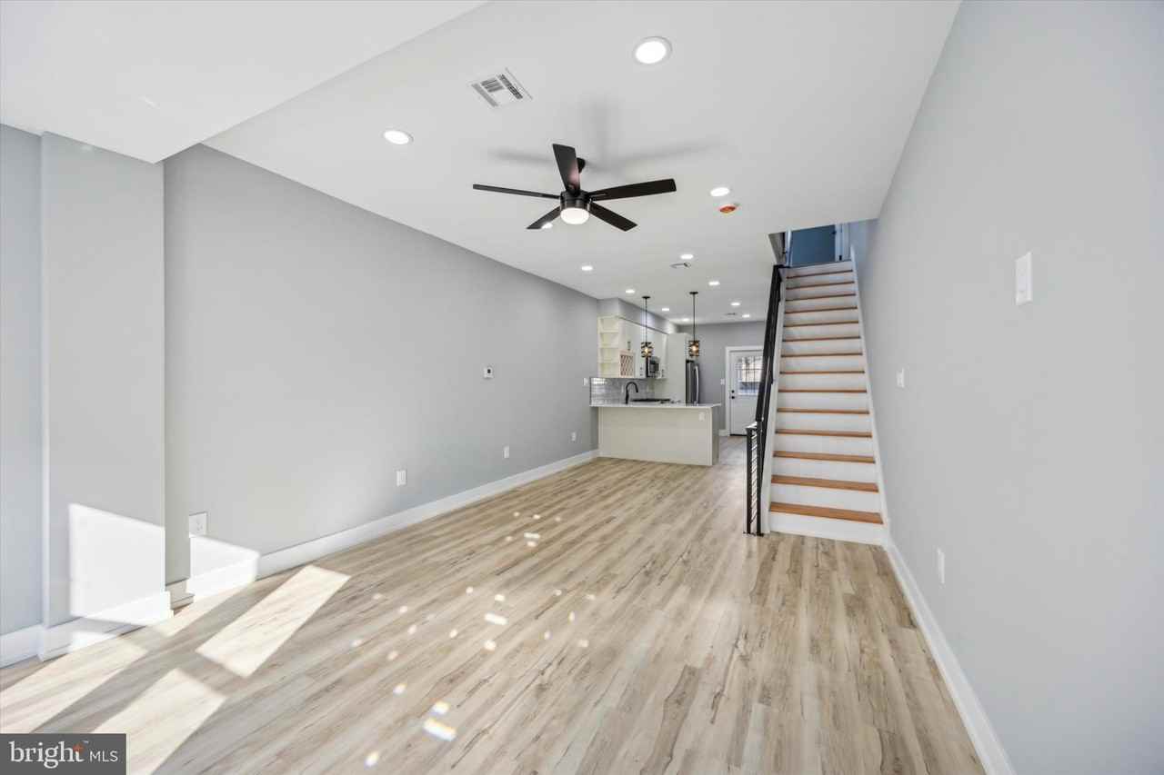 451 Fitzgerald St - Photo 3 of 25