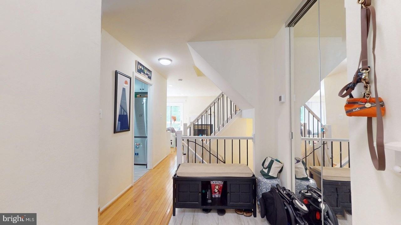 6077 Hollow Knoll Ct - Photo 4 of 27