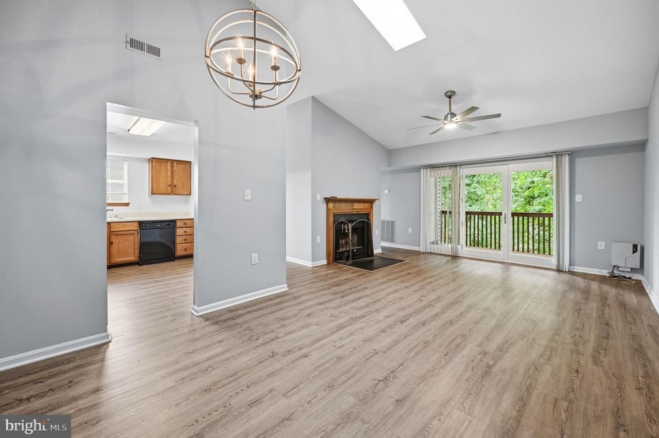 8909 Sugarwood Ln #8909 - Photo 5 of 22