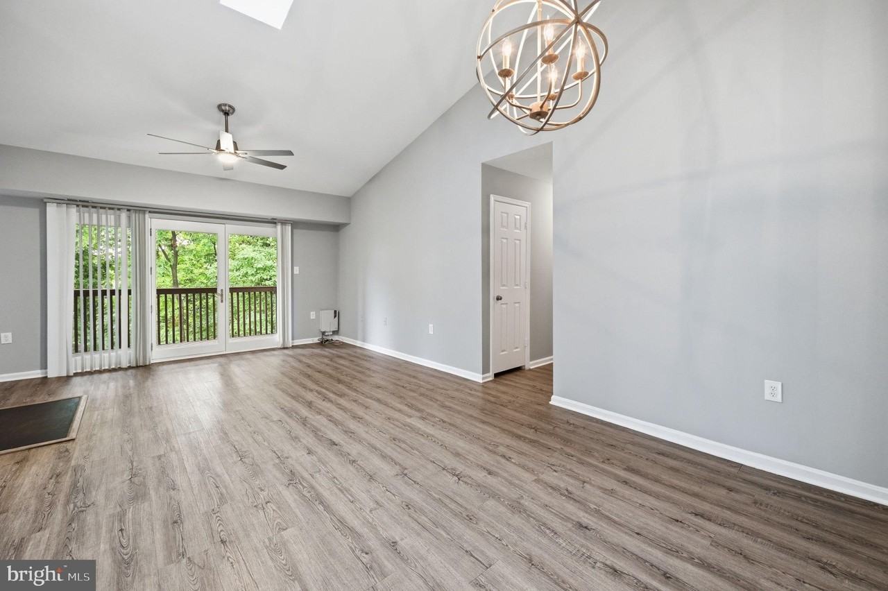 8909 Sugarwood Ln #8909 - Photo 7 of 22